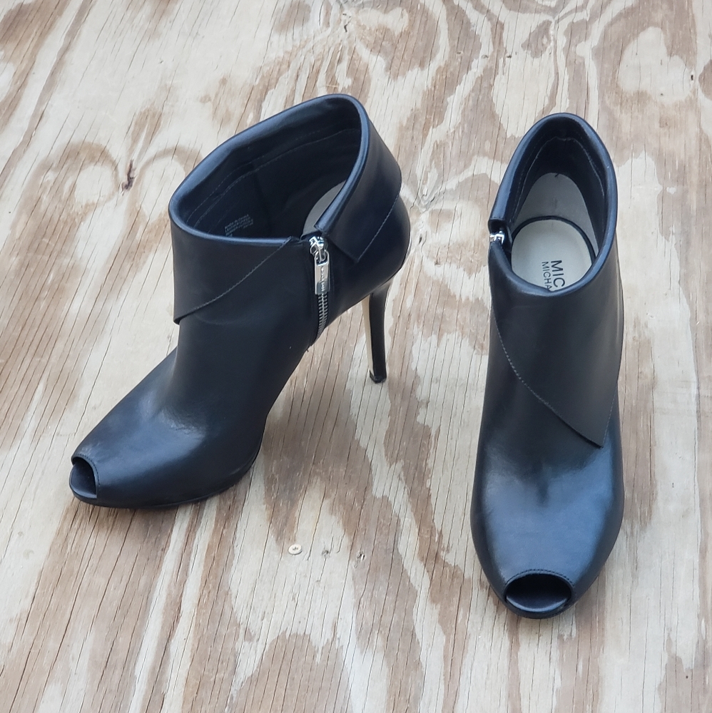 Michael kors kendra Peep Toe bootie